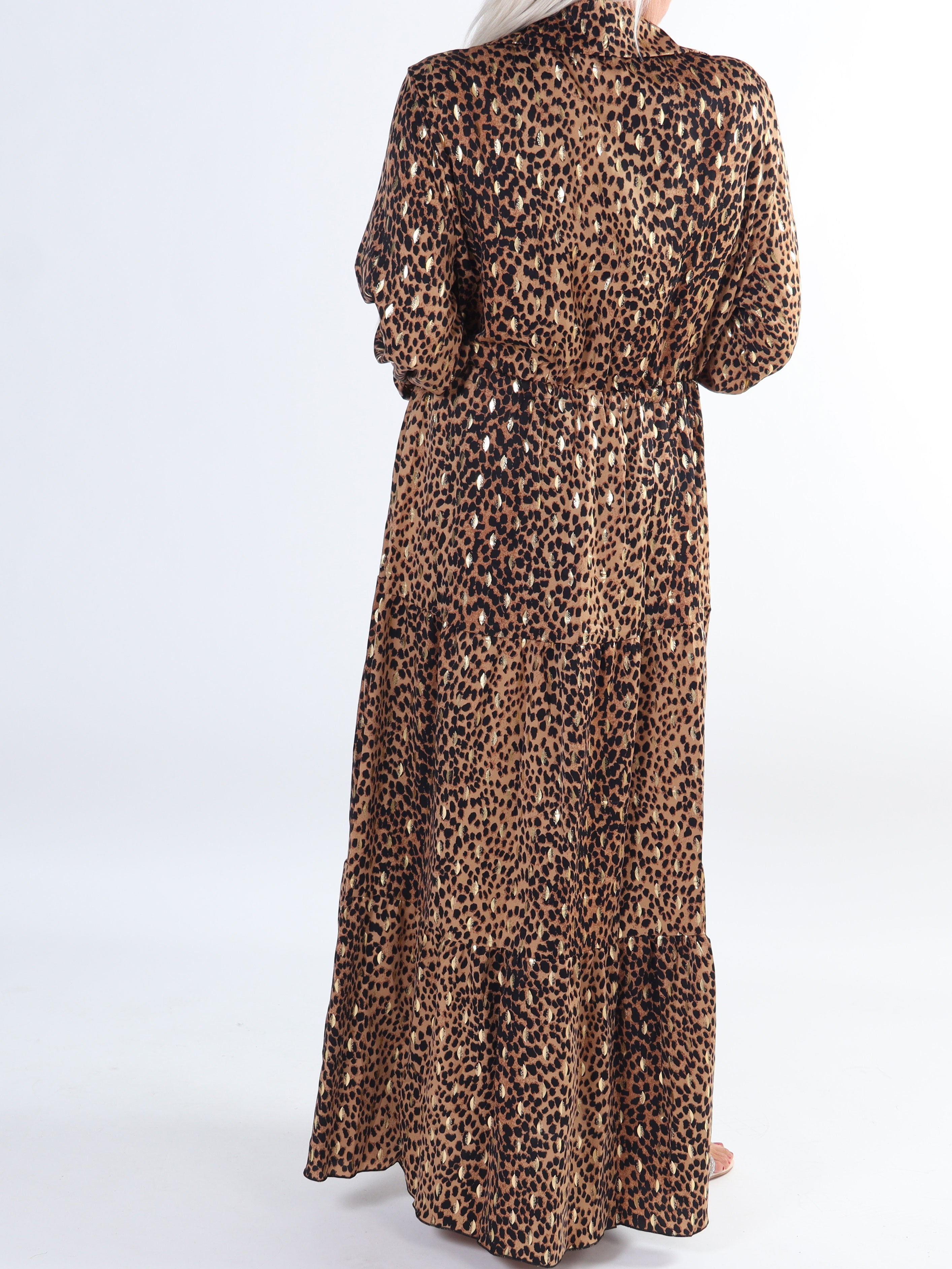 Jamilah - Plus size kjole i lag på lag look med gulddetaljer